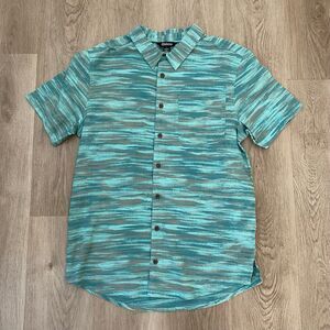 Sherpa Adventure Gear Short Sleeve Shirt Green Geometric Plaid Large‎